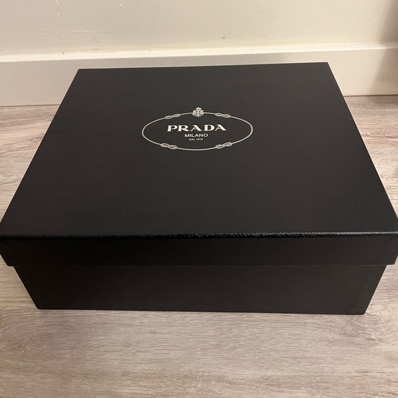 Prada Red Leather Cutout Pumps Size 39 - Picture 12 of 16